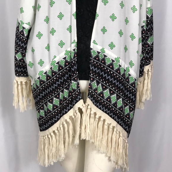 Fun Aztec Print Kimono with Fringe F452 - Picture 2 of 7